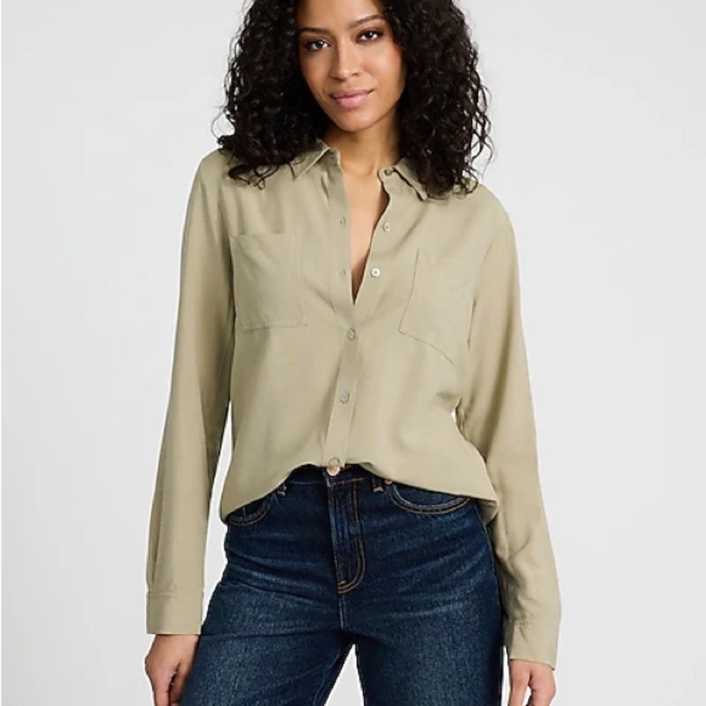 EXPRESS Lightweight Rayon Double Pocket Portofino Shirt NWT SIZE XS